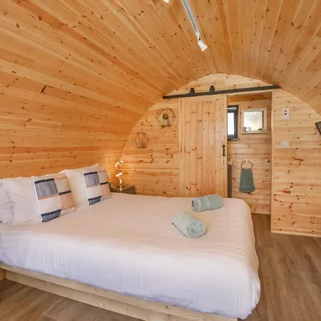 Little Meadow Pods With Hot Tub York