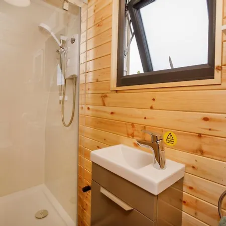 Campingplatz Little Meadow Pods With Hot Tub