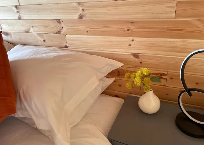 Camping Little Meadow Pods With Hot Tub Wilberfoss