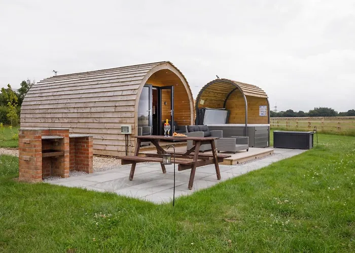 Little Meadow Pods With Hot Tub Wilberfoss