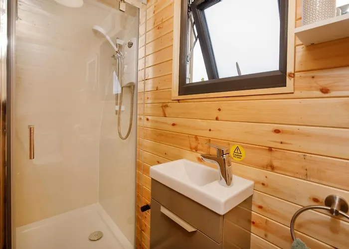 Camping Little Meadow Pods With Hot Tub