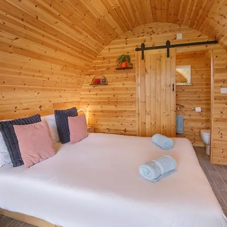 Kamp alanı Little Meadow Pods With Hot Tub York
