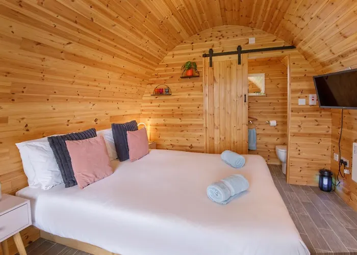 Camping Little Meadow Pods With Hot Tub Wilberfoss