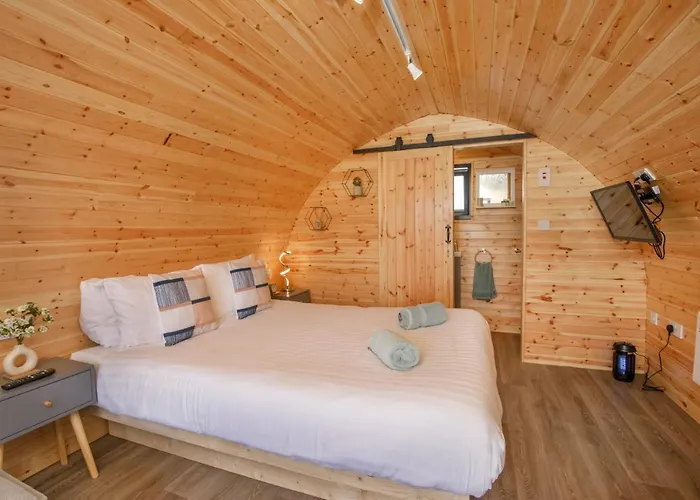 Little Meadow Pods With Hot Tub Wilberfoss